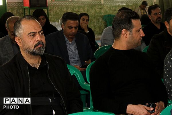 غبارروبی قبور مطهر شهدای دهزیار