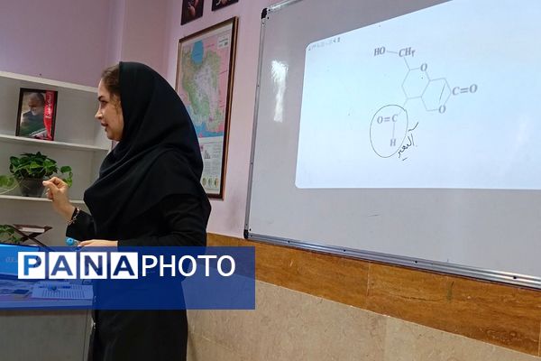 برگزاری جشنواره تدریس برتر در ناحیه 2 بهارستان