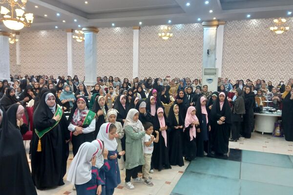 برگزاری جشن میلاد بانوی کرامت در هتل سامان شهرستان قرچک 
