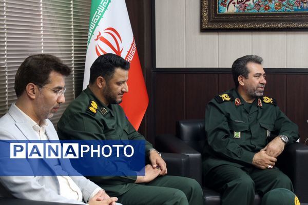 دیدار فرمانده سپاه سیدالشهدا (ع) استان تهران با مدیرکل آموزش و پرورش شهرستان‌های تهران به‌مناسبت هفته معلم