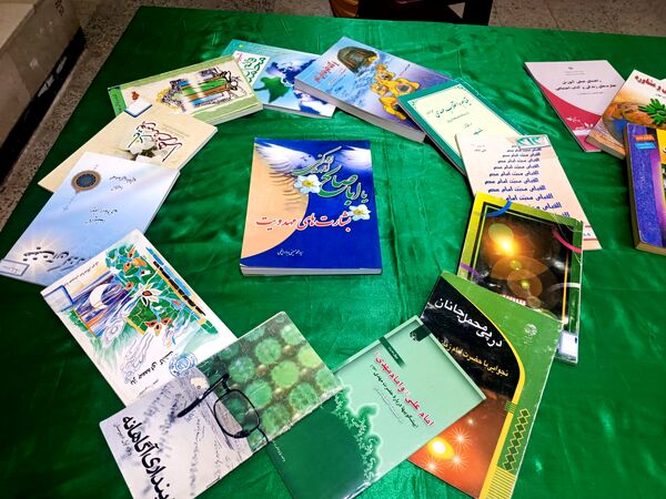 جشن کتاب و مطالعه در دبیرستان دخترانه متوسطه اول 15 خرداد 