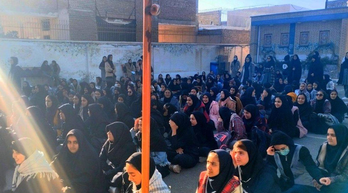 قابی ماندگار از کلاس دوازدهم انسانی دبیرستان حضرت معصومه سلام الله علیها 