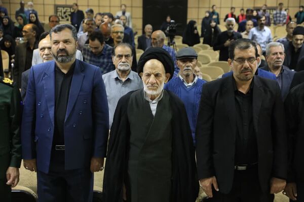 جلسه گرامیداشت و تجلیل از پدران و مادران شهدا 