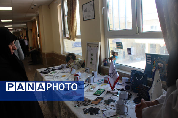 برپایی نمایشگاه هفته مشاغل در هنرستان شهید مهدی هندویان قم