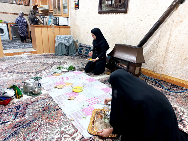 دیدار دانش‌آموزان انجمن اسلامی دبیرستان فاطمه الزهرا با همسر شهید علیرضا جمیلی شیروان