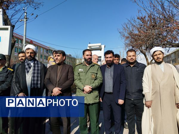 حضور پر شور مردم غیور ملارد در نماز جمعه و راهپیمایی جشن پیروزی و نصر الهی 
