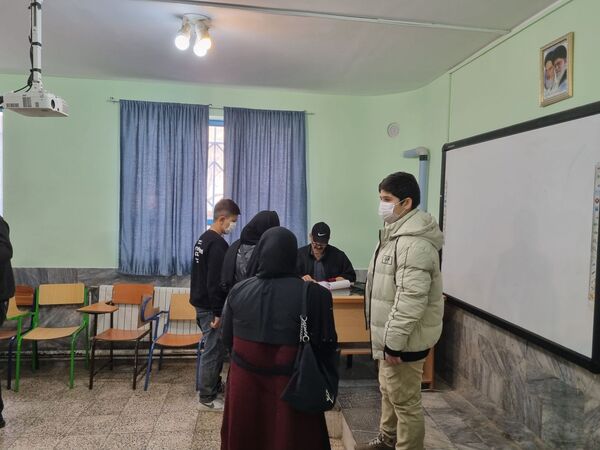 ۱۳ آذر جلسه دیدار اولیا با دبیران دبیرستان نمونه دولتی پژوهش آشخانه 