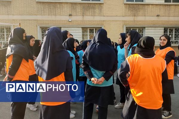 به‌مناسبت هفته بهداشت روان در دبیرستان فرشتگان ناحیه ۴شیراز 
