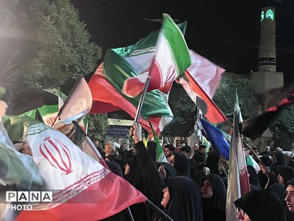 حضور پرشور نوجوانان ابرکوهی در تجمعات شبانه