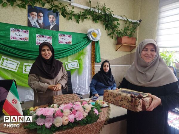  جلسه دبیران با موضوع بازگشایی مدرسه