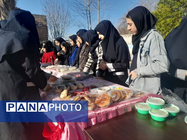 بازارچه دست‌سازهای دانش‌آموزی گلستان