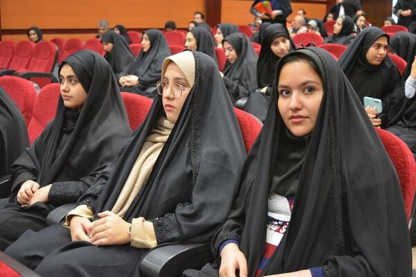 مرحله دوم اعزام دانش‌آموزان دختر بهارستانی به سرزمین نور