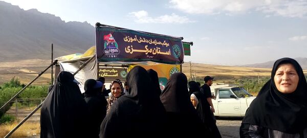 موکب «عشاق الحسین(ع)» در مسیر پیاده‌روی جاماندگان اربعین شازند 