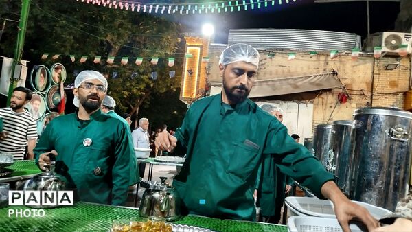 چایخانه فاطمه الزهرا در نود و نهمین شب از اجتماعات مردمی 