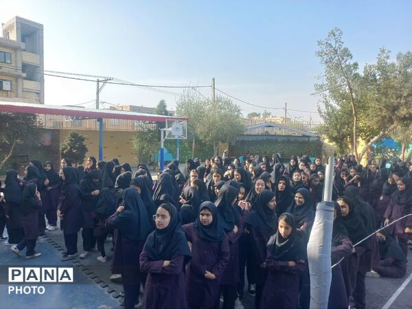 آیین گرامیداشت شهید رضایی در دبیرستان دخترانه عفت