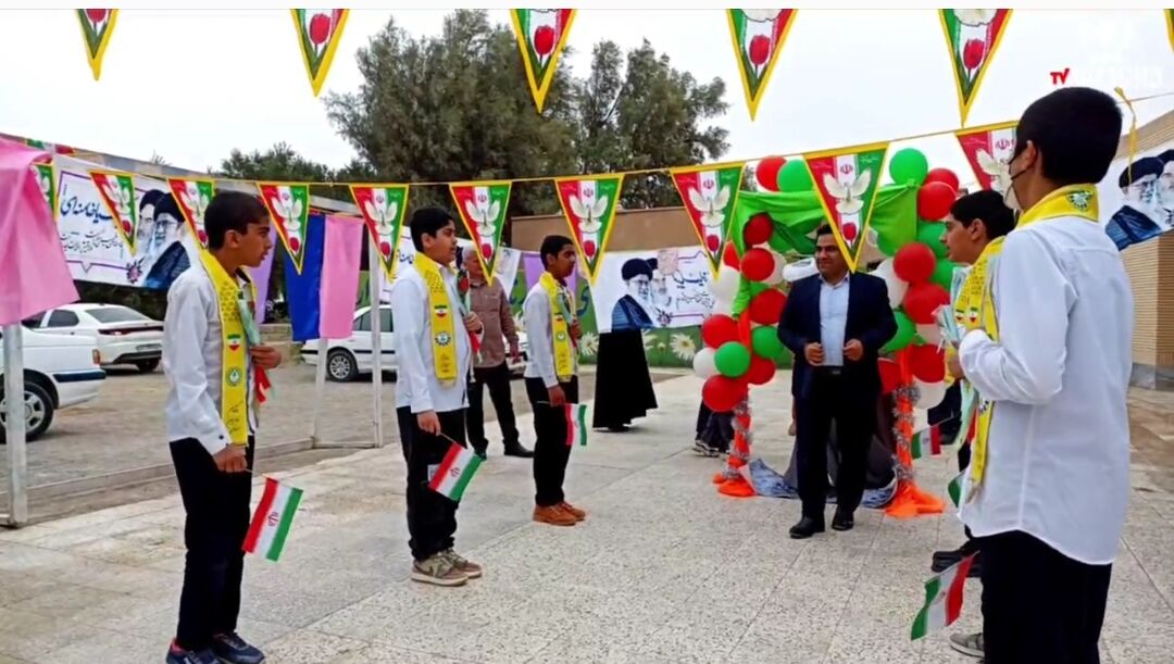 طنین لبیک به انقلاب در مدرسه نمونه دولتی امام حسین(ع) زهک
