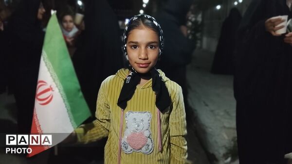 نقش زیبای پرچم ایران بر دستان کودکان حاج قاسم 