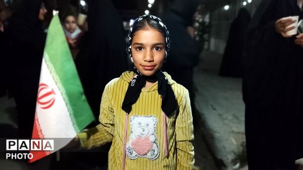 نقش زیبای پرچم ایران بر دستان کودکان حاج قاسم 