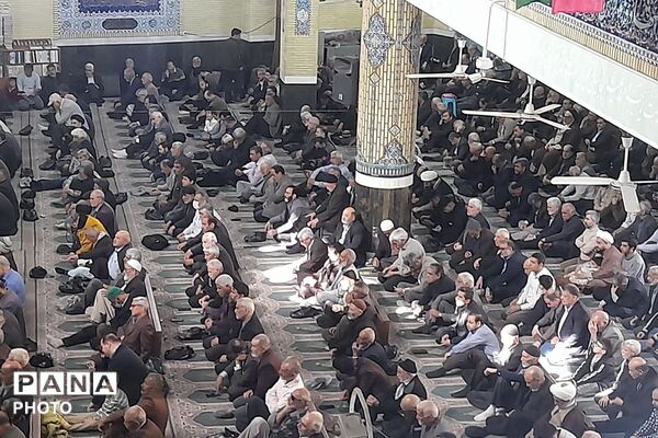 حضور پرشور نمازگزاران در نماز جمعه ورامین