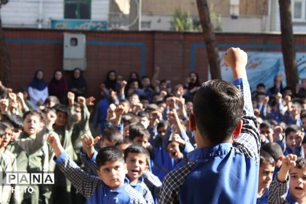 جشن ولادت حضرت زینب(س) و روز پرستار در دبستان شهید حسین غفاری