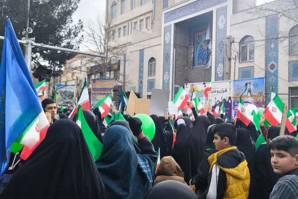فرزندان ایران از مدارس شهریار تا راهپیمایی