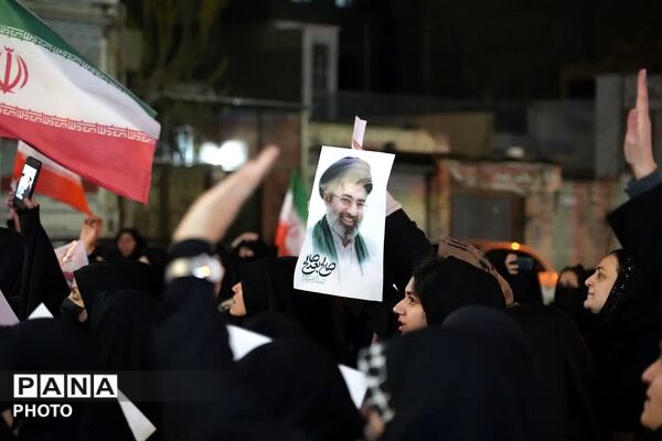 بیعت مردم غیور باقرشهر و کهریزک با سومین رهبر انقلاب اسلامی 