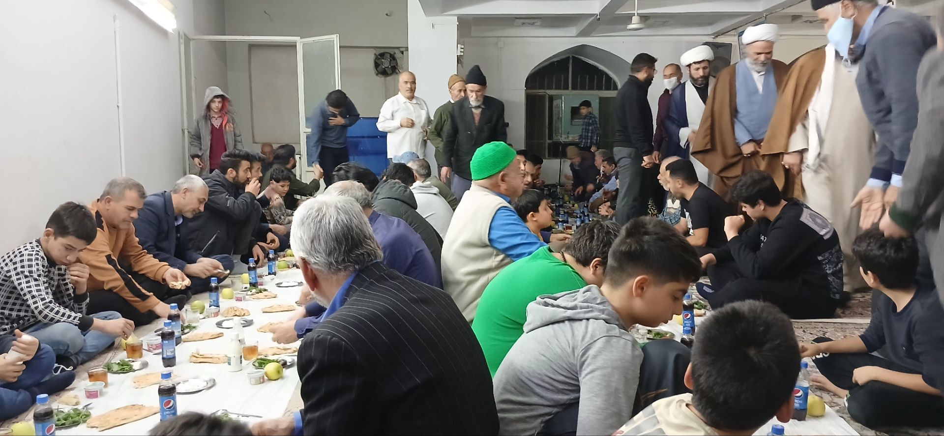حضور رئیس حوزه علمیه شیروان در جمع معتکفین مسجد جامع شیروان