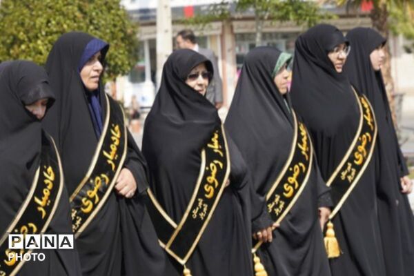 برپایی مراسمی برای اهتزاز پرچم حرم مطهر رضوی مصادف با دهه کرامت  در شهرک امیریه