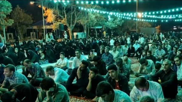 حضور پرشور مردم نورآباد در یادبود شهید حسین محمودی