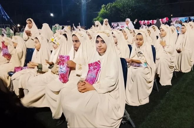 جشن عبادت دختران نومکلف