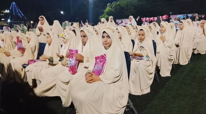 جشن عبادت دختران نومکلف