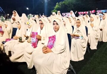 جشن عبادت دختران نومکلف