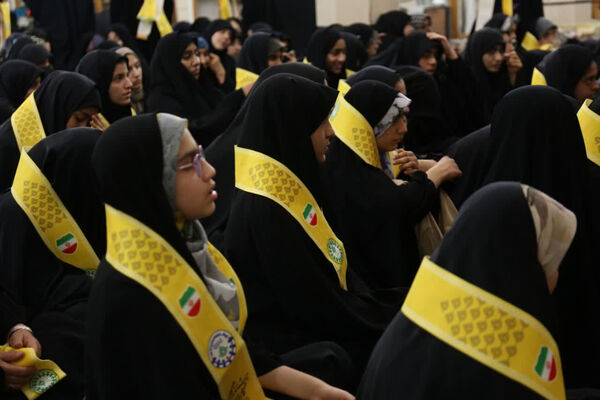 دومین روز اعتکاف دانش‌آموزی دختران در قم