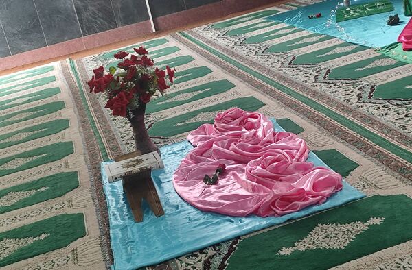 عطر قرآن در مسجد المهدی معمولان پیچید