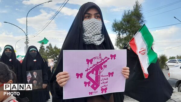 رزمایش بزرگ دختران جان فدای ایران در قم