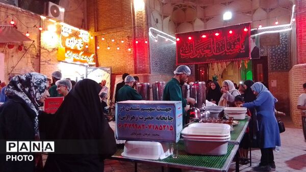 ۱۷۵ شب خدمت در آستان آل‌الله؛ حال‌وهوای چایخانه حضرت زهرا (س) در شب شهادت امام حسن عسکری (ع)