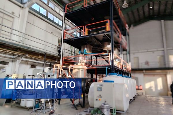 بازدید دانش‌آموزان فرزانگان۱ از مجتمع تحقیقاتی عصر انقلاب