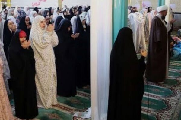  نوجوانان در اعتکاف مسجد امام حسین تهران