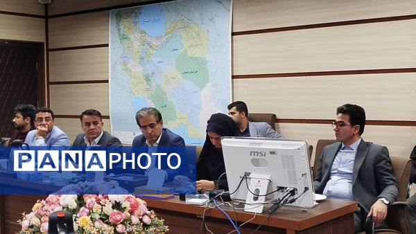 نشست مشورتی و گفت‌و‌گوی بین نسلی معاون سیاسی و اجتماعی استاندار آذربایجان شرقی