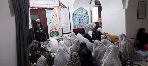 بانوان فدافن  زمزمه‌های ایمان در خلوت نورانی اعتکاف مسجد جامع