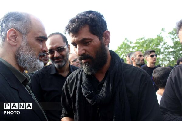 خاکسپاری دو شهید جنگ سوم در گلزار شهدای روستای فردو