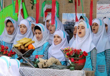 دبستان مولود نجف آباد  در دهه فجر