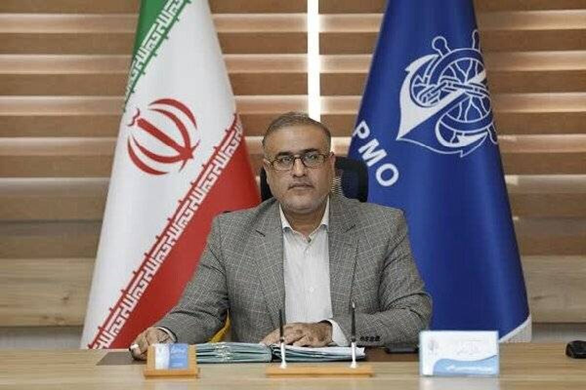 دود آسمان بندرعباس ناشی از اصابت پرتابه‌های دشمن به شناورهای صیادی است