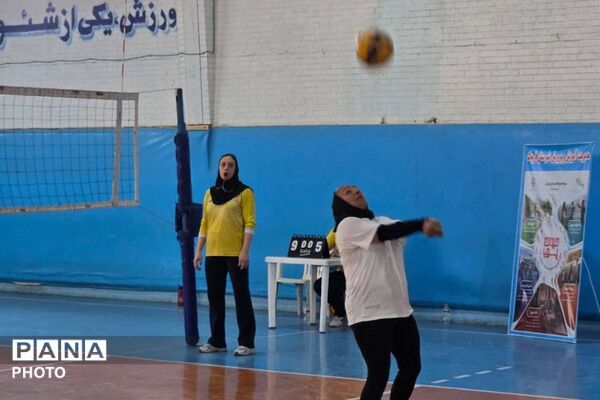 رقابت مادران و دختران قرچکی برای کسب عنوان قهرمانی