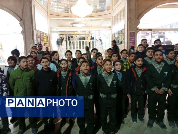 سرود خیابانی به‌مناسبت دهه فجر در کاشمر