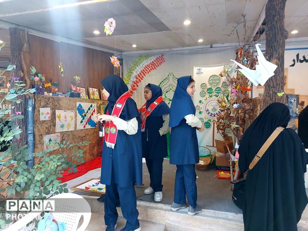 فعالیت چشمگیر آموزش و پرورش ناحیه ۶ در نمایشگاه برمدار ایران سازمان‌ دانش آموزی خراسان رضوی