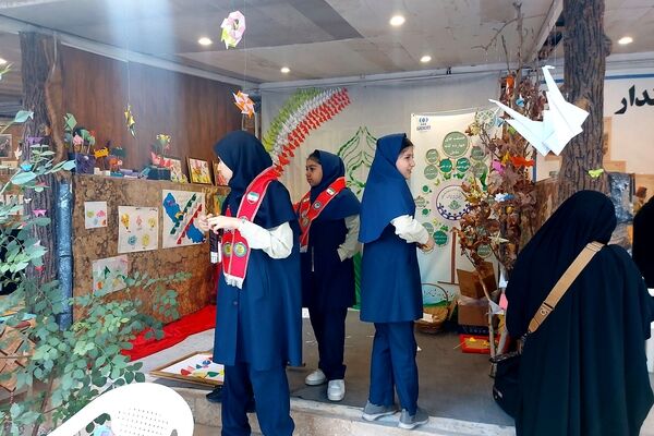 فعالیت چشمگیر آموزش و پرورش ناحیه ۶ در نمایشگاه برمدار ایران سازمان‌ دانش آموزی خراسان رضوی