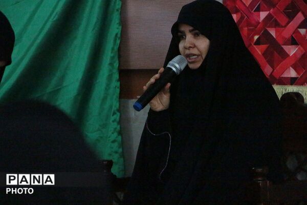 غبار ماتم بر چهره مدرسه شهید ایرجی؛ نجوای «لبیک یا خامنه‌ای» طنین‌انداز شد