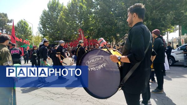 برپایی پرشور مراسم عزاداری سیدالشهدا در خیابان‌های نیشابور 