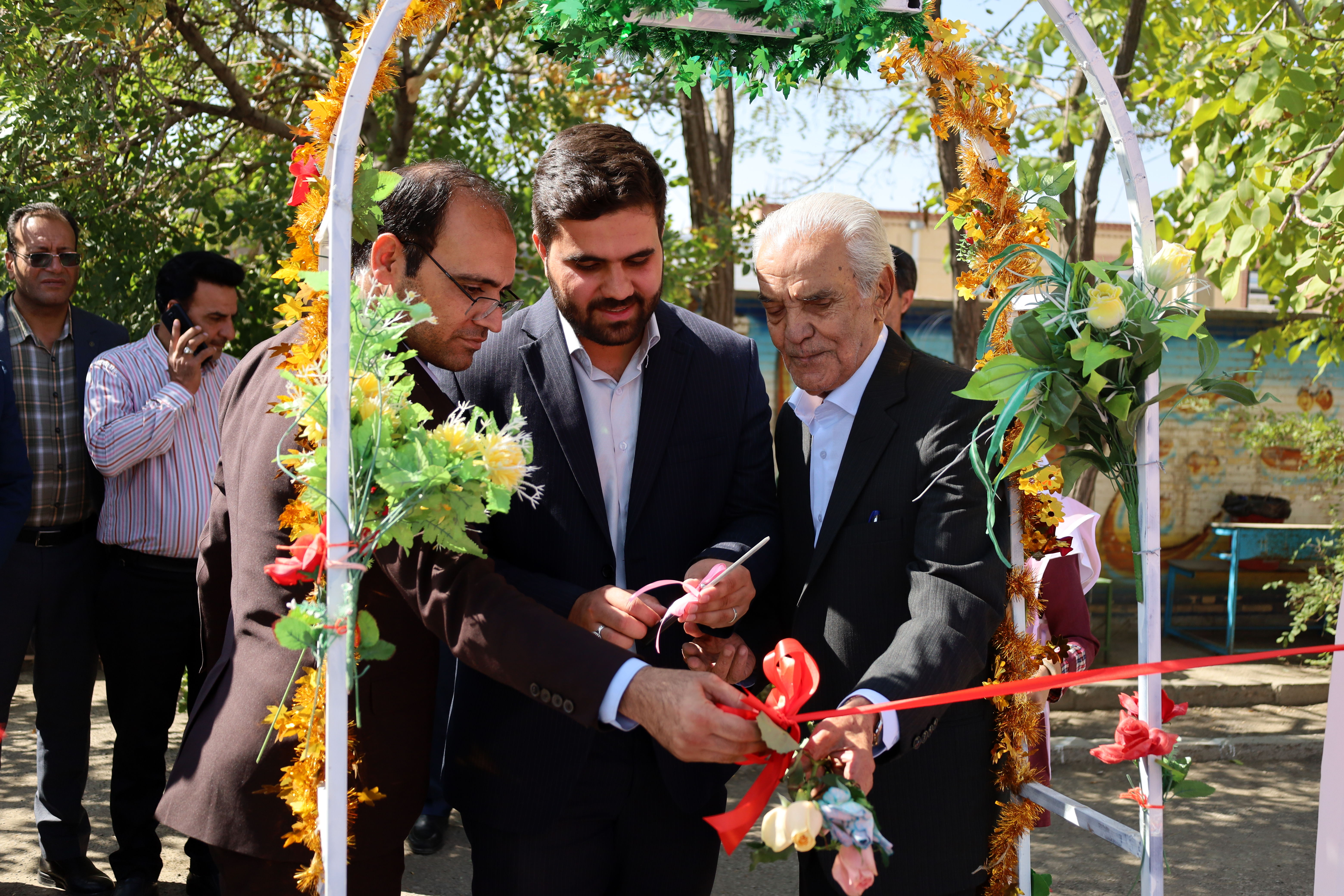 افتتاح زمین والیبال در بافت